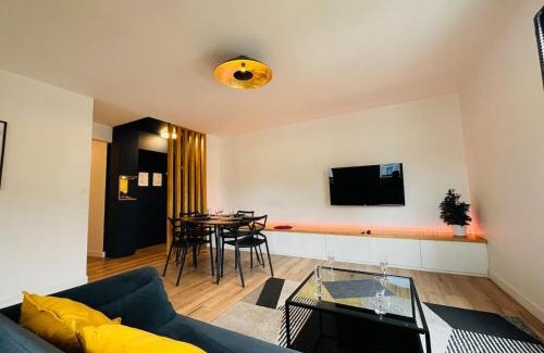 Saint-Serge Apartment | Casa Amarelo