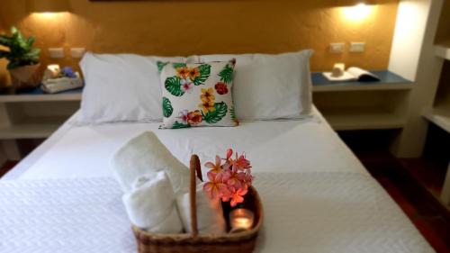 Puerto Cayo Villa | Casa Amarilla