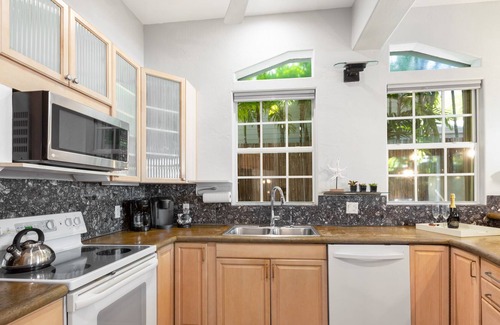 Old Town House | CASA AMOR ~ 2 Story, 3 Bedroom Home with Private Pool!