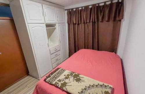 Cuenca House | Casa amplia frente a un parque, se aceptan mascotas