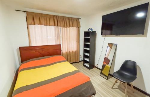 Cuenca House | Casa amplia frente a un parque, se aceptan mascotas