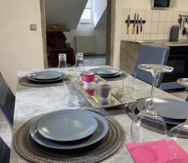 Saalfeld-Saale Apartment | Casa Antic Große Moderne 45qm wohnung im Zentrum Am Bahnhof Kostenloses WLAN