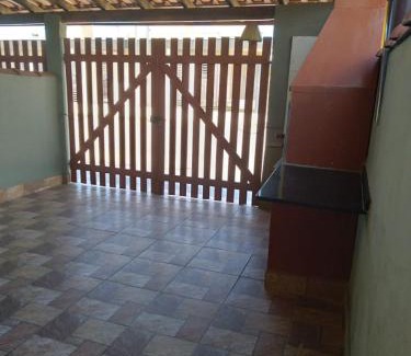 Pontal de Santa Marina House | Casa Arejada, bem localizada para Temporada em Caraguatatuba