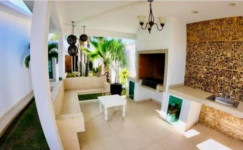 Ayala House | Casa Argenta