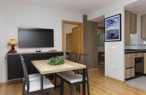 Escarrilla Apartment | Casa Atienza by BeValle