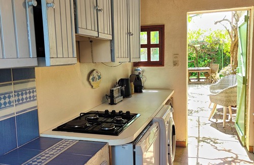 Aleria House | Casa Augustinu : le Charme et le Confort D'une Maison de Famille Près de mer