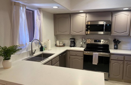 Paradise Valley Village Condo | CASA AVENTURA-Anasazi Village- Top Floor pool view