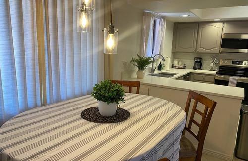Paradise Valley Village Condo | CASA AVENTURA-Anasazi Village- Top Floor pool view
