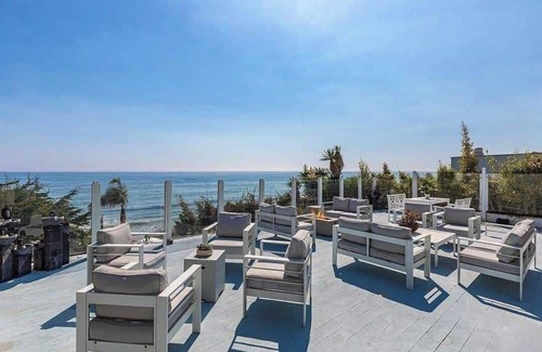 Malibu House | Casa Azul by Oraklus