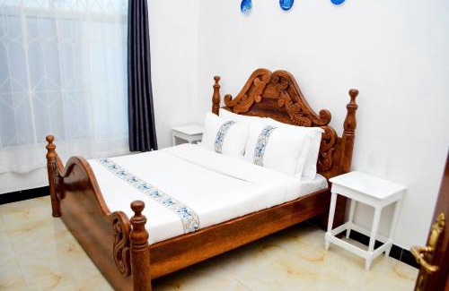 Chukwani House | Casa Azul