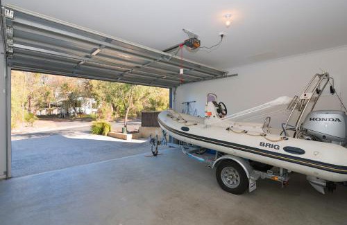 Dunsborough House | Casa Azzura - beachside entertainer