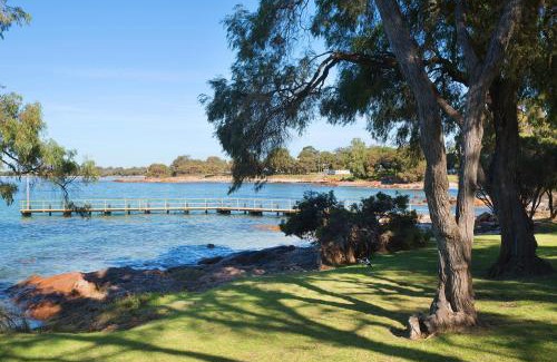 Dunsborough House | Casa Azzura - beachside entertainer