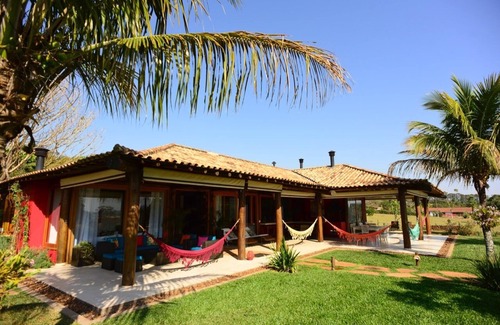 Itai House | Casa bali avaré, Maravilhosa Casa em Condomínio na Beira da Represa de Avaré