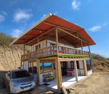 Manta House | Casa Bambú