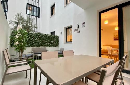 Plaza de Toros Vieja Apartment | CASA BELLA Málaga City Apartment
