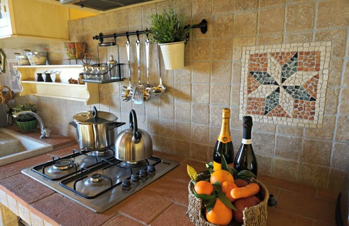 Vicopisano Apartment | "Casa Bella Vista" Medieval tuscan apartment -family/group friendly near Pisa