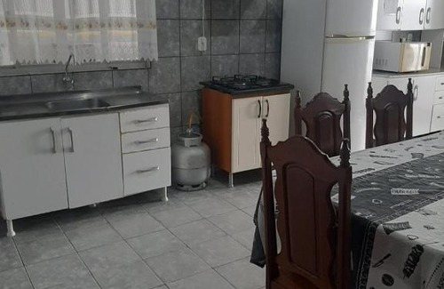 Penha House | Casa bem localizada! 1km da praia!
