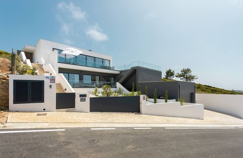 Serra da Pescaria Villa | Casa Berlenga - Holiday villa with private pool - SCH080