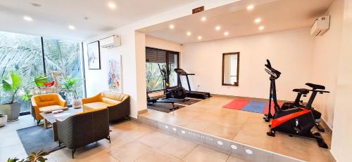 Osu Apartment | Casa Bianca, OSU, Premium Luxury, Free breakfast, Pool & gym, Restaurant, Airport 15 mins