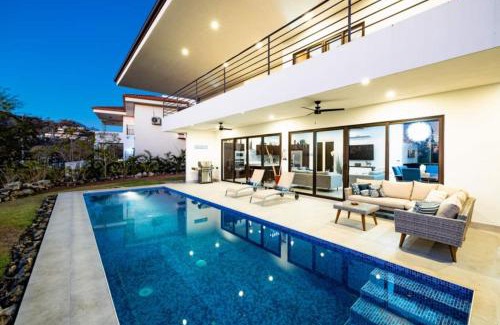 Playa Hermosa House | Casa Blanca