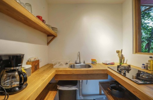 Manzanillo Cabin | Casa Blanca | Free Breakfast + Housekeeping | Pool