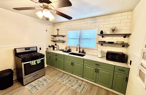 Midland House | Casa Blanca Home 4 Professionals