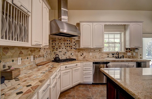 Ingram House | Casa Blanca Main House, By River, 10 Beds, Patio, Grills, Group-Friendly