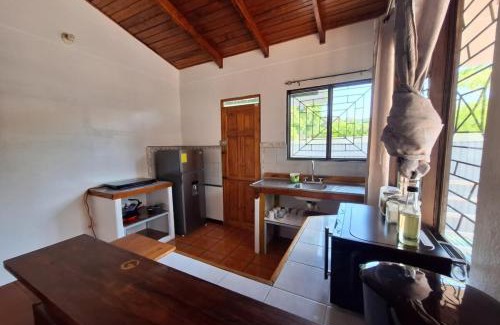 Valle Pura Vida Apartment | Casa Blanca - Manuel Antonio Park