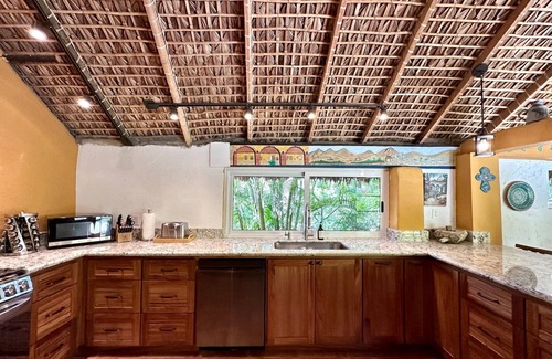 Los Barriles House | Casa Blandina In town, Restaurants, pickle, beach, private pool, Hot tub