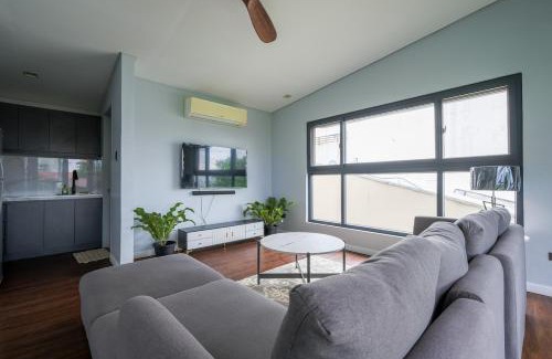 Bonifacio Global City House | Casa Bonifacio by JC