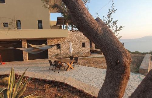 Aktio-Vonitsa Apartment | Casa Bonita 2 Bedroom apt with the Best view in Town!