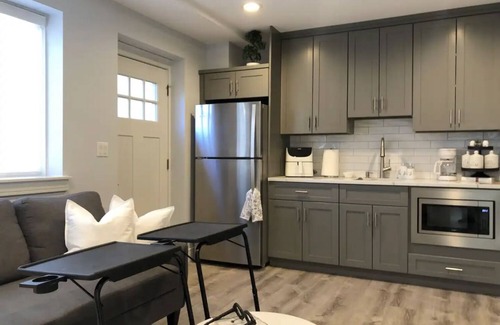 Palisades Park Apartment | Casa Bonita/25 minutes to NYC