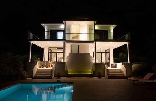 San Antonio Bay Villa | Casa Bonita Outstanding Luxury Villa in IBIZA,walk to all amenities & Beach
