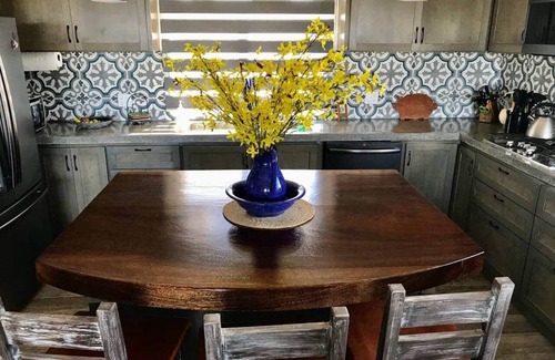 El Pescadero House | Casa BougainvilleanFall Asleep to Ocean Waves; Awaken to Bird Song