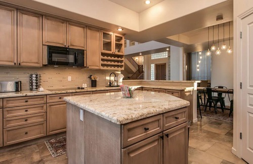 Paradise Valley Village Cottage | Casa Buenaluxurious Retreat w/2 Masters & Views!