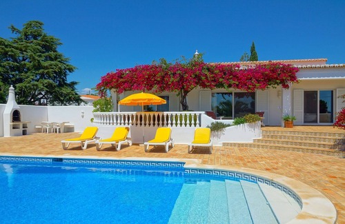 Carvoeiro Villa | Casa Buganvila with panoramic sea views in residential area