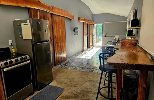Las Lomas Apartment | Casa Cariad *Cottage house near Playa Bejuco*nn