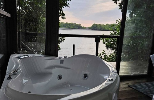 Iztapa Apartment | Casa Cachorrito: Cozy studio treehouse in Iztapa, Guatemala with beautiful views