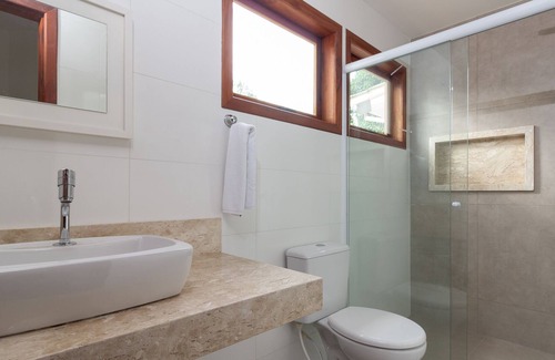 Cabore House | Casa Caiçarinha Perto do Centro com ar e Piscina