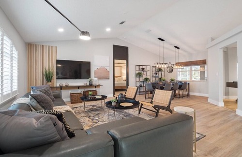 Palm Harbor House | Casa Canal: Waterfront Pool & Spa Retreat