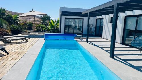 Lajares Apartment | Casa Carica with heated pool in Lajares