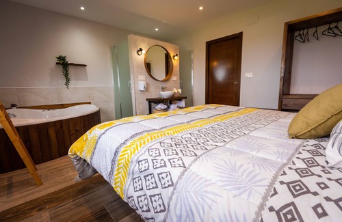 Valdes Apartment | Casa Carín Premium Apartment with hydromassage bathtub