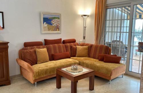 Orihuela Costa House | Casa Carlo - Charmanter Bungalow mit Pool