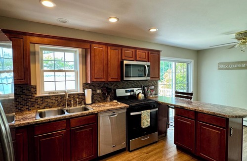 Town of Owasco House | Casa Carmela — Lakefront Home on Owasco Lake — Upscale Stunning Retreat