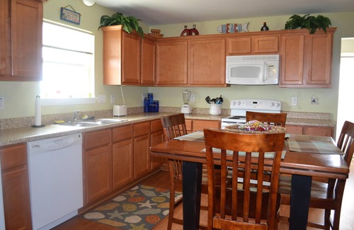 Crystal Beach House | Casa Carmen - a 3 bedroom2 bath home sleeps 9.
