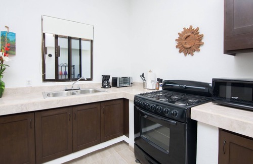 El Pescadero House | Casa CascadaCerritos Pool casita private Oasis only mins to the beach nest 2012