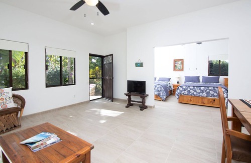 El Pescadero House | Casa CascadaCerritos Pool casita private Oasis only mins to the beach nest 2012