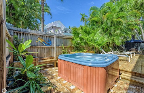 Key West Historic District House | Casa Cayo Hueso in old town Key West 3 bedroom 2 bath with hot tub