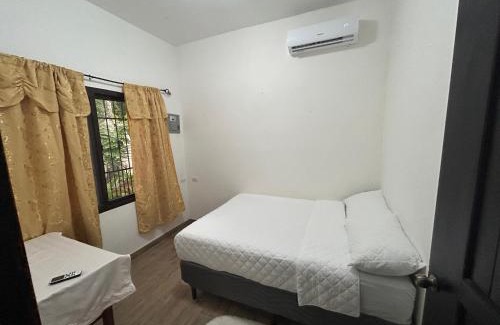 Flores House | Casa cerca del aeropuerto Peten