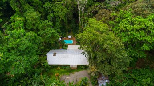 Chiguata House | Casa Cerise Beachfront